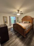 Florida Fun Home with fully fenced, pool backyard and game room Speedway附近的飯店