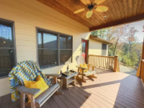 Family Friendly cabin with Mountain views