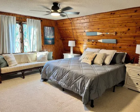 Dock Holiday - beautiful views on Badin Lake Hotels in Eldorado