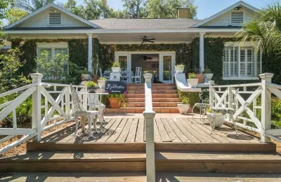 Lake House Hotels near Blue Cypress Lake