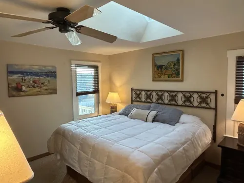 Fabulous Beach House - 7 Bedrooms,Heated Pool,12 BeachBadges,9 Car Driveway