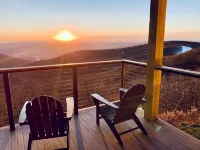 Endless Mountain Top Views from All The Way Up! فنادق في 