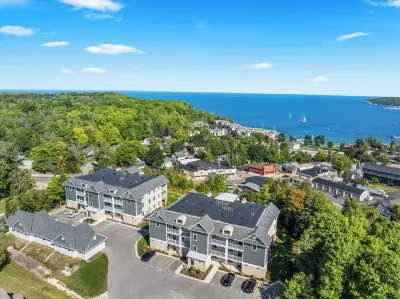Luxury Condo with Awesome View of Sister Bay
