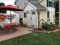 Tiny House at Leaser Lake B and B -- Cozy, Comfortable, Private Country Getaway Hotels in Lynn Township