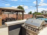 Golden Paradise POOL SPA FUN Hotels in Downey