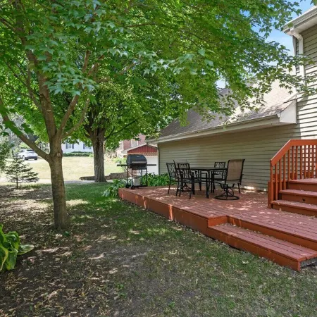 6BR Home w public Lake Access 1.8miles 2 DT Wayzata, enjoy the lake year round!