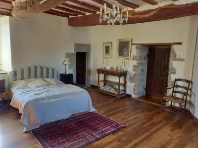 Propriété Familiale de Caractère, Dans un Manoir Breton