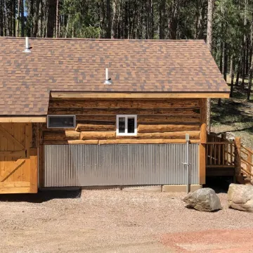 8 miles to Mount Rushmore - Sleeps 2 - King Bed