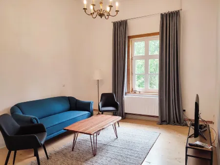 Renovated historic apartment - bright and spacious