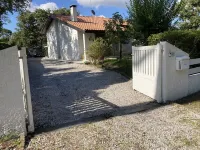 Villa les Fontaines - quiet location - 150 m to the marina Hotels in Lanton