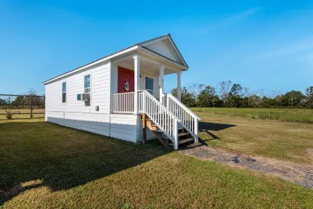Porter's Cottage....Tiny Home Located At Stillwater Ranch