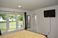 Renovated Modern Gem w/AC – Walk to Cooperstown All-Star Village, Sleeps 6 - Wifi