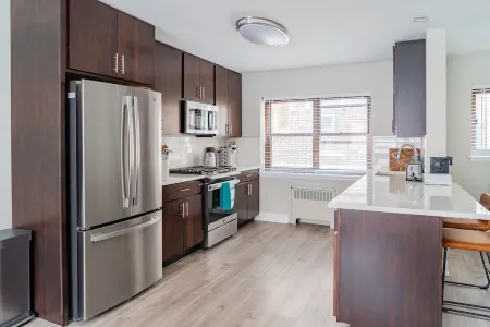 Modern|Aesthetic|2BR|Evanston|Next to Beach Отели рядом с достопримечательностью «Searle Center for Advancing Learning and Teaching»