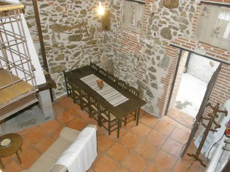 Cozy Cottage with Jacuzzi for 8/10 people.