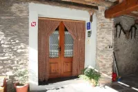 Self catering El Racó de Cal Maró for 8 people Hotels in Alt Urgell