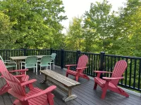 Quiet, Peaceful Location, Walk to Everything, Hot Tub, Fireplace, Game Room