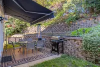 Family-friendly single home/Walking distance to shopping center and restaurants