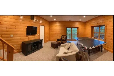 Charming Mountain View Cabin, Rumbling Bald, Lake Lure