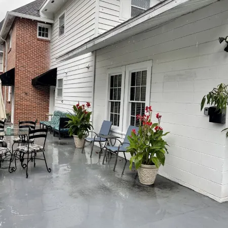 Private, Beautiful apartment in historic district 1/1