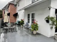 Private, Beautiful apartment in historic district 1/1