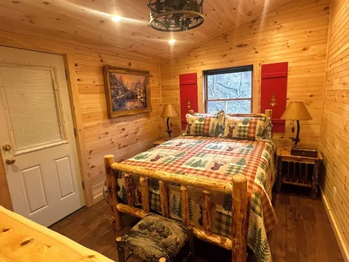 Roscoe Christmas Cabin on the Beaverkill River with Private River Access ! Hotels in Colchester