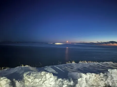 Hooked on the mouth of the Kenai! two bedroom unit with King size bed. Sleeps 6