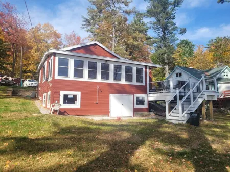 2 Bed, 1.5 Bath, on Pool Pond, Close to Franklin Pierce and Mt. Monadnock