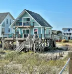 Ocean Front WiFi, Pet Friendly, Hdtv, Balcony Overlooking Ocean! Hotels in Smithville