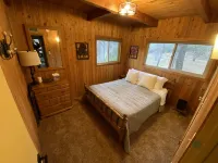 Cabin at the Lake - Family Time - Wraparound Deck- Fireplaces, Pool Table, more Hotels near Lake Arrowhead Branch Library