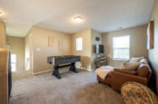 Grand Park minutes away sleeps 13