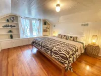 Savannah Slumbers Cottage - circa 1900 FIVE Bedroom on Savannah’s Isle of Hope