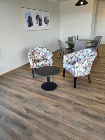 Neagles Retreat Villa 8-1 Bedroom Plus a Sofa Bed Отели в г. Гиллентаун