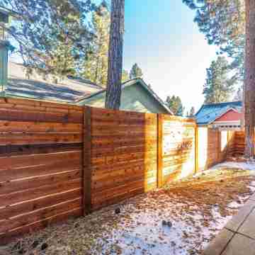 Beautiful | Hot Tub | Pet Friendly | Fenced Hotel Exterior