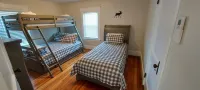 Bullseye modern farm house 15 minutes to Ogunquit.