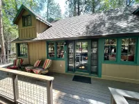 " Lake Privilege" Original Twain Harte Cabin fully updated, Sleeps 8, Twain Harte Lake附近的飯店