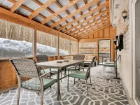 Lakefront Home on Great Sacandaga – Summer Weeks Still Available!! Hotels in Day