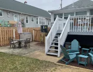 Cozy Cottage 500 ft to Seaside Heights Boardwalk, Off-st. Parking, Beach Badges