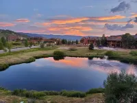 Pool~Hot Tubs~Views~Sleeps 4~Studio~Free WiFi~Near RMNP & Winter Park! 18
