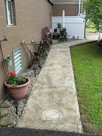 River Road Retreat.  Cabin minutes away from trails w/ hottub & seasonal pool! Отели в г. Пайк