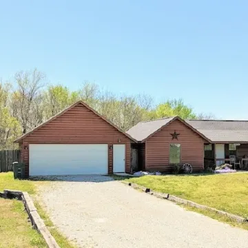 Star Valley cozy log cabin close to the Chickasaw National and Turner Falls Park