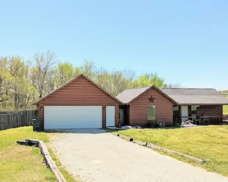 Star Valley cozy log cabin close to the Chickasaw National and Turner Falls Park Hotels in Murray County