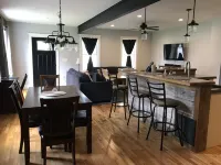 The Fuller House - 15 Mins from Colgate