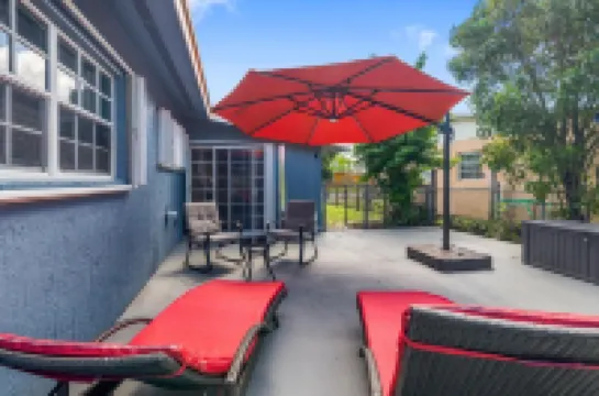 5 minutes from Hard Rock Stadium, and less than 30 minutes from South Beach 마이애미가든 호텔