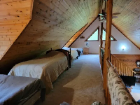 Amazing location in Irons Michigan is the fabulous Cool Creek Chalet.