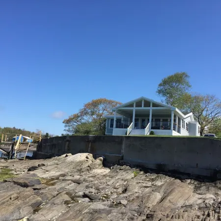 Rose Cottage Oceanfront with Private Dock