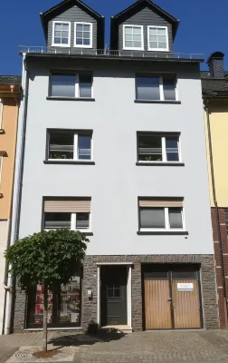 Ferienwohnung Kerner mit Moselblick und Balkon - Gästehaus Münster in Zell-mosel Hotels in der Nähe von Lehmen Winery