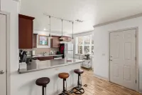 Steps away from Dickson, Bright and Open Apartment in historic 1905 home Hotels in Fayetteville