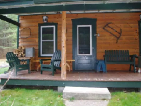 Skiers & Winter Outdoor Adventurers! Cozy Cabin on 5 Acres on Ausable River Hotels in Keene