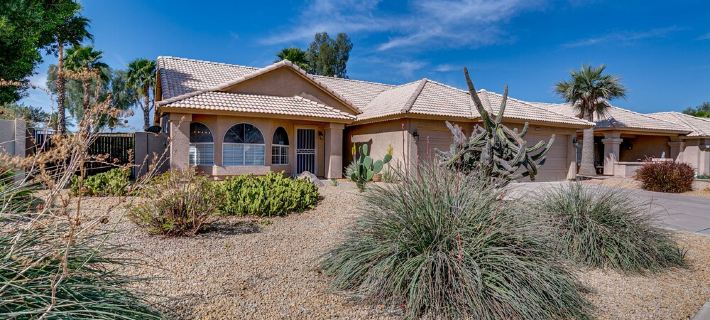 Luxury Family friendly home with resort-like pool and backyard on golf course! グッドイヤーのホテル