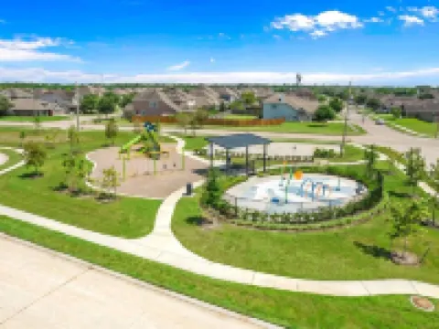 Home In The Heart Of Alvin! Hotels in Alvin
